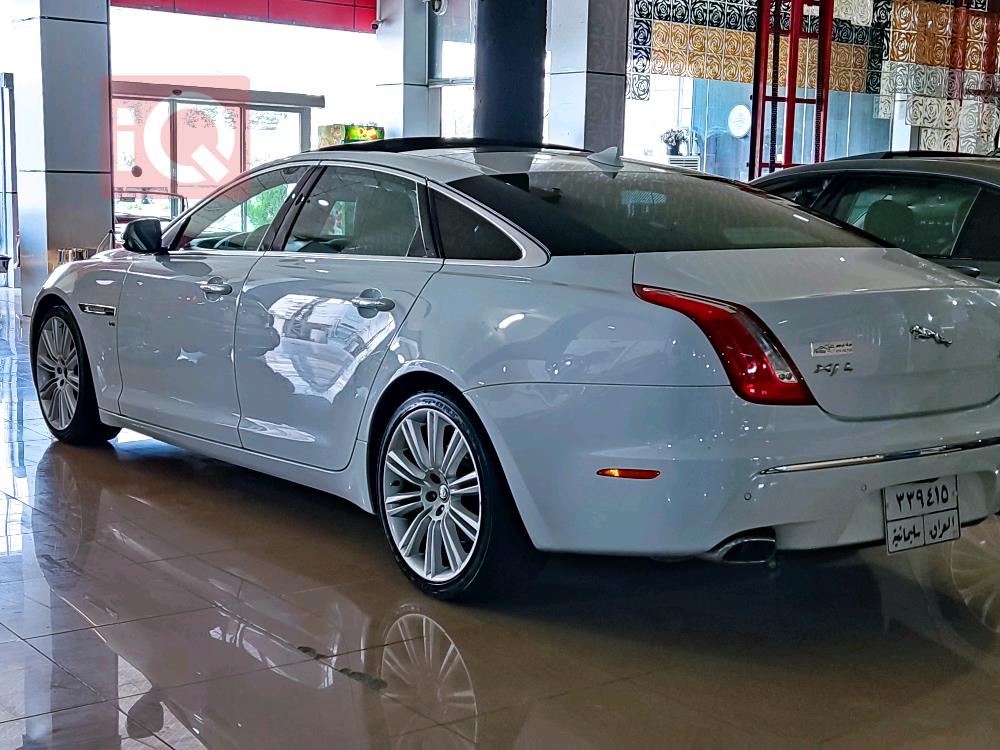 Jaguar XJ